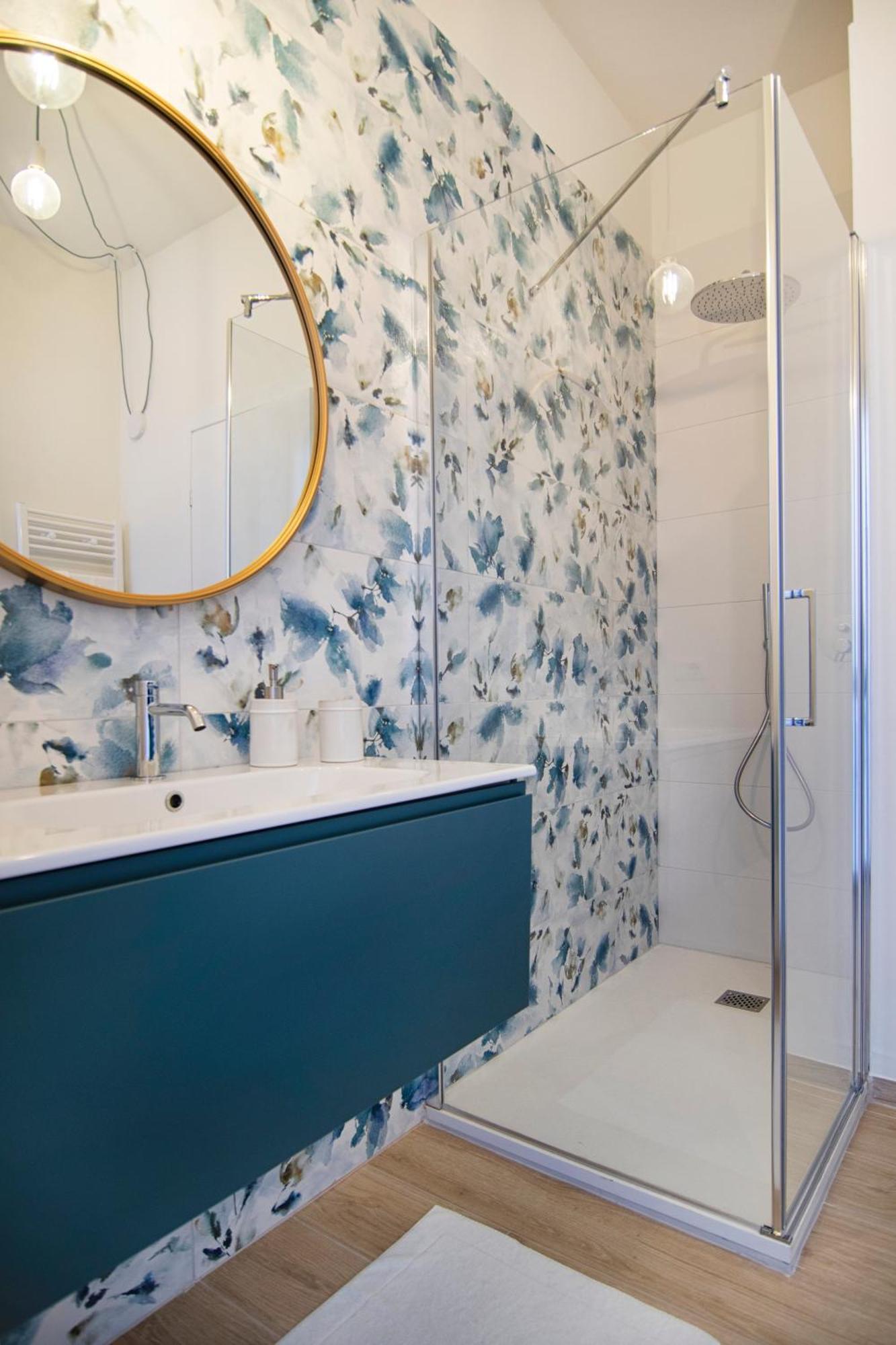 Gigi Suites&Apartments สเตรซา ภายนอก รูปภาพ