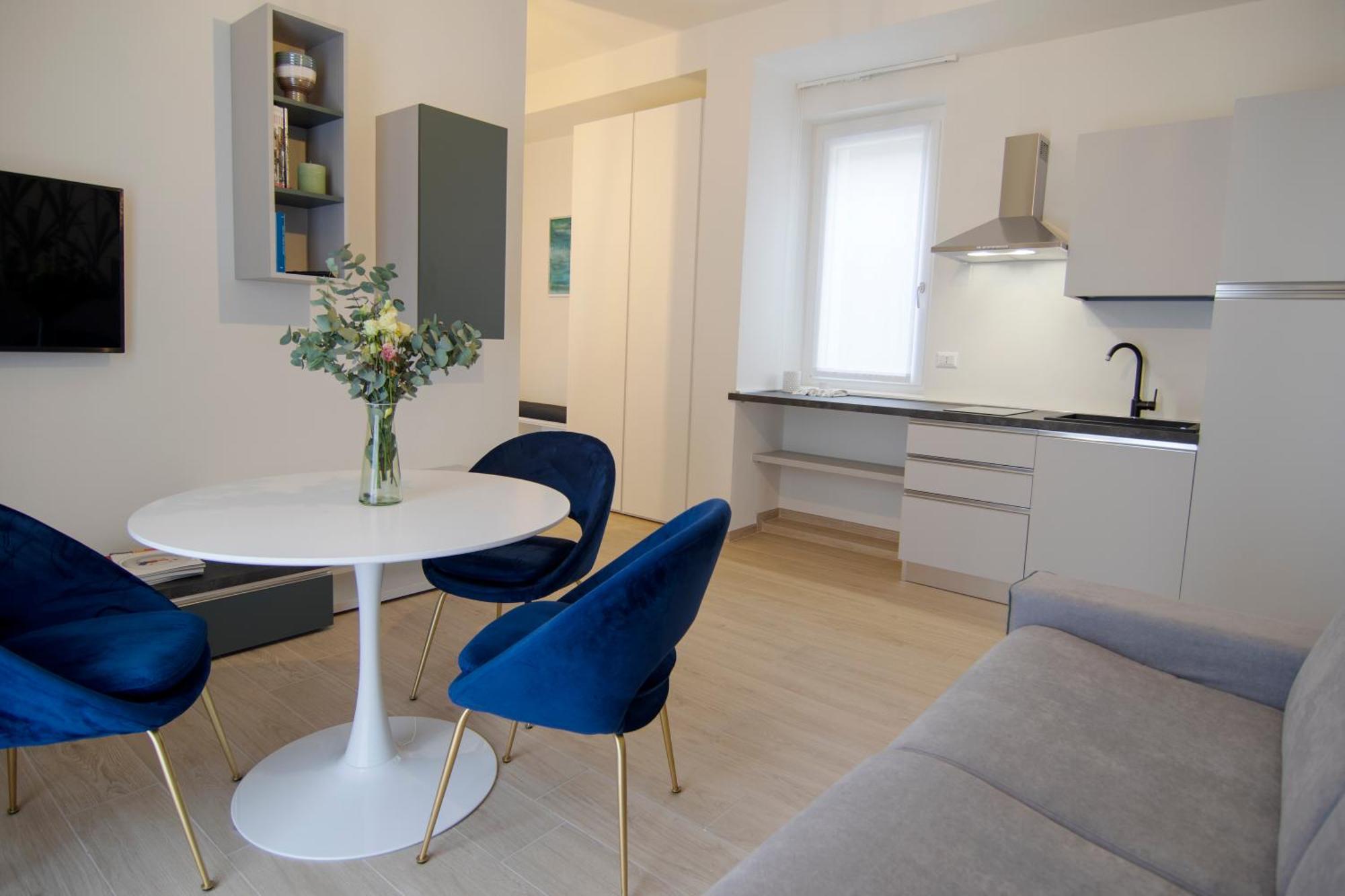 Gigi Suites&Apartments สเตรซา ภายนอก รูปภาพ