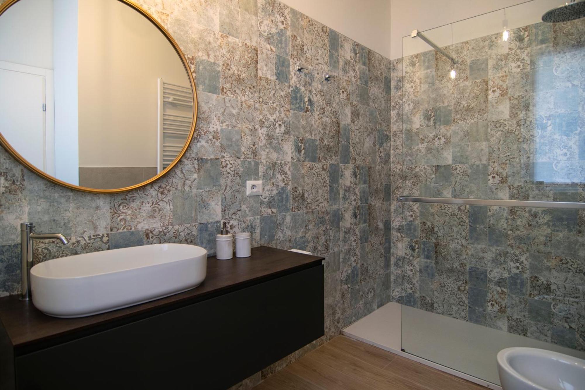 Gigi Suites&Apartments สเตรซา ภายนอก รูปภาพ